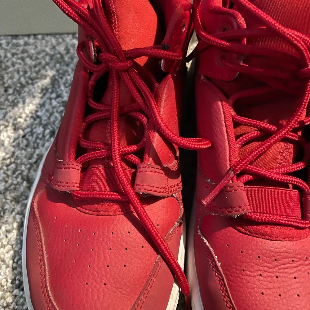 Nike Kids Red High-Top Sneakers Jordan - Picture 3 of 16